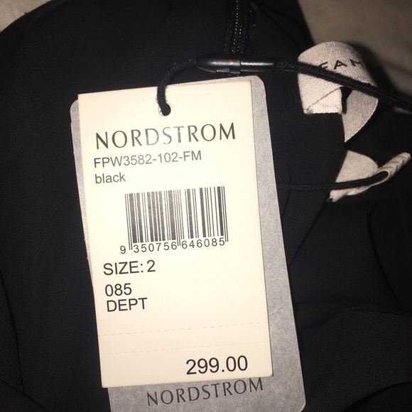 NWT fame and partners gown Size 2 FITS LIKE 0 - Picture 2 of 8